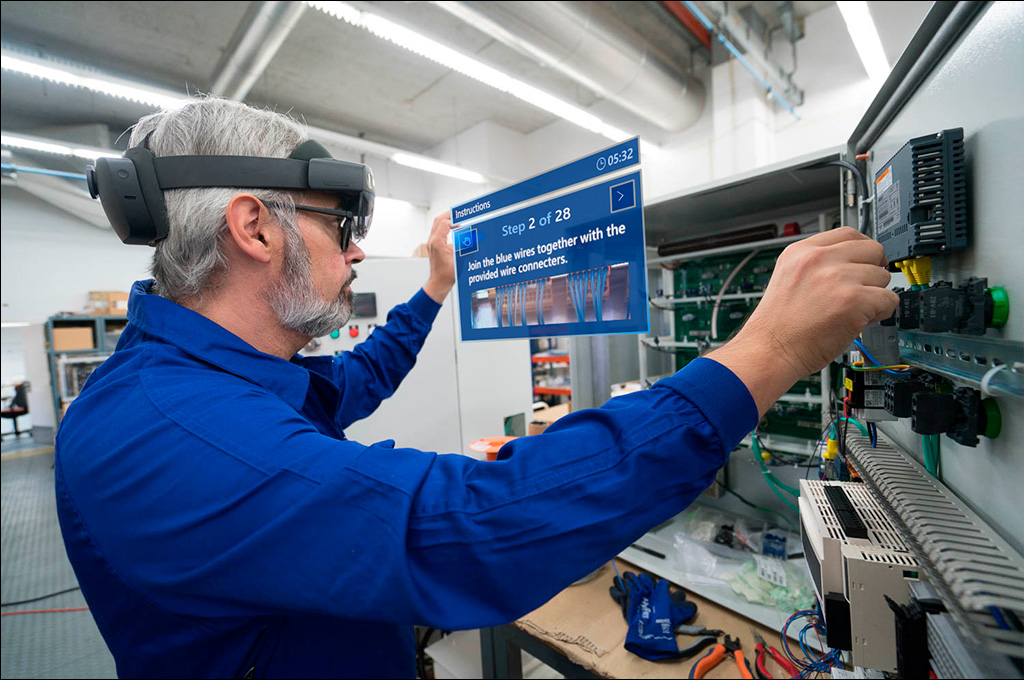 Top 12 Augmented Reality in Manufacturing Trends for 2025 Efficiency